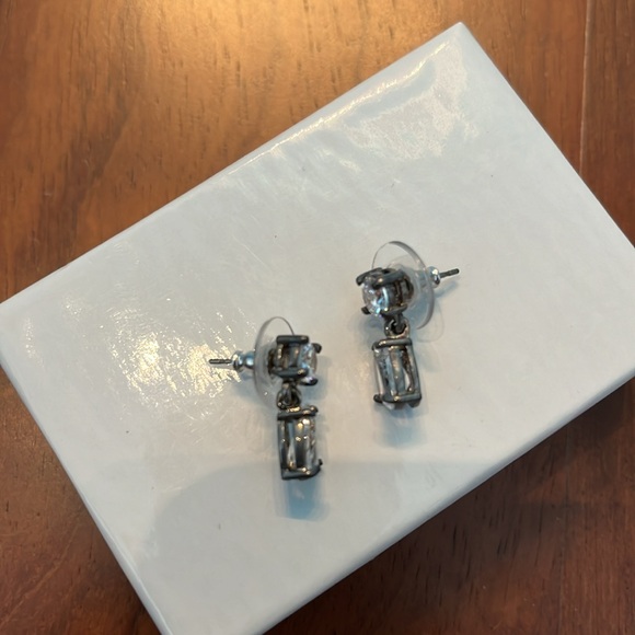 Earrings - Picture 4 of 5